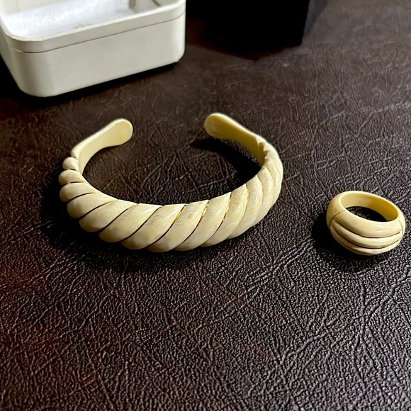 Jewelry - Vintage Bakelite Twist Cuff Bracelet Cream with 14k Yellow Gold And Ring